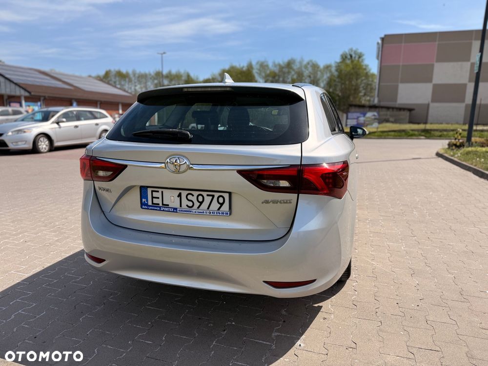 Toyota Avensis 1.8 Premium - 7