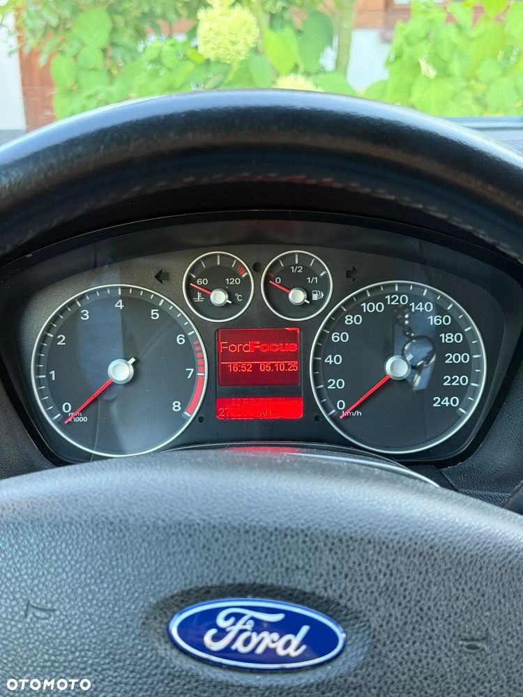 Ford Focus 1.8 FF Ghia - 15
