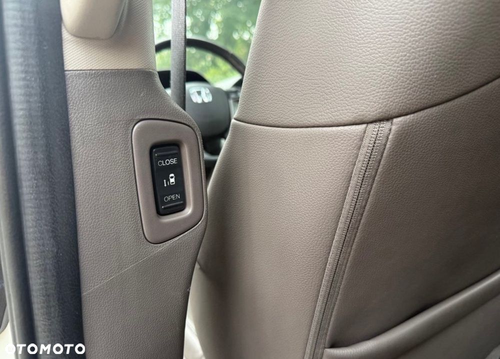 Honda Odyssey 3.5 LX - 27