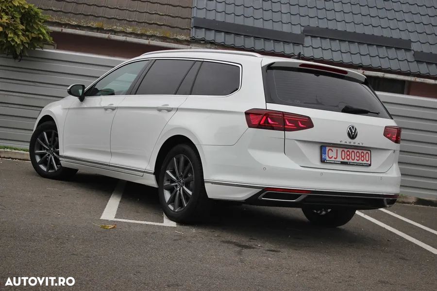 Volkswagen Passat Variant 2.0 TDI DSG (BlueMotion Technology) Highline - 9
