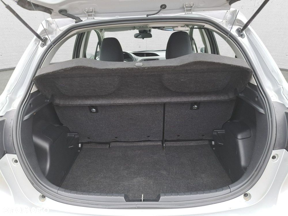 Toyota Yaris - 12
