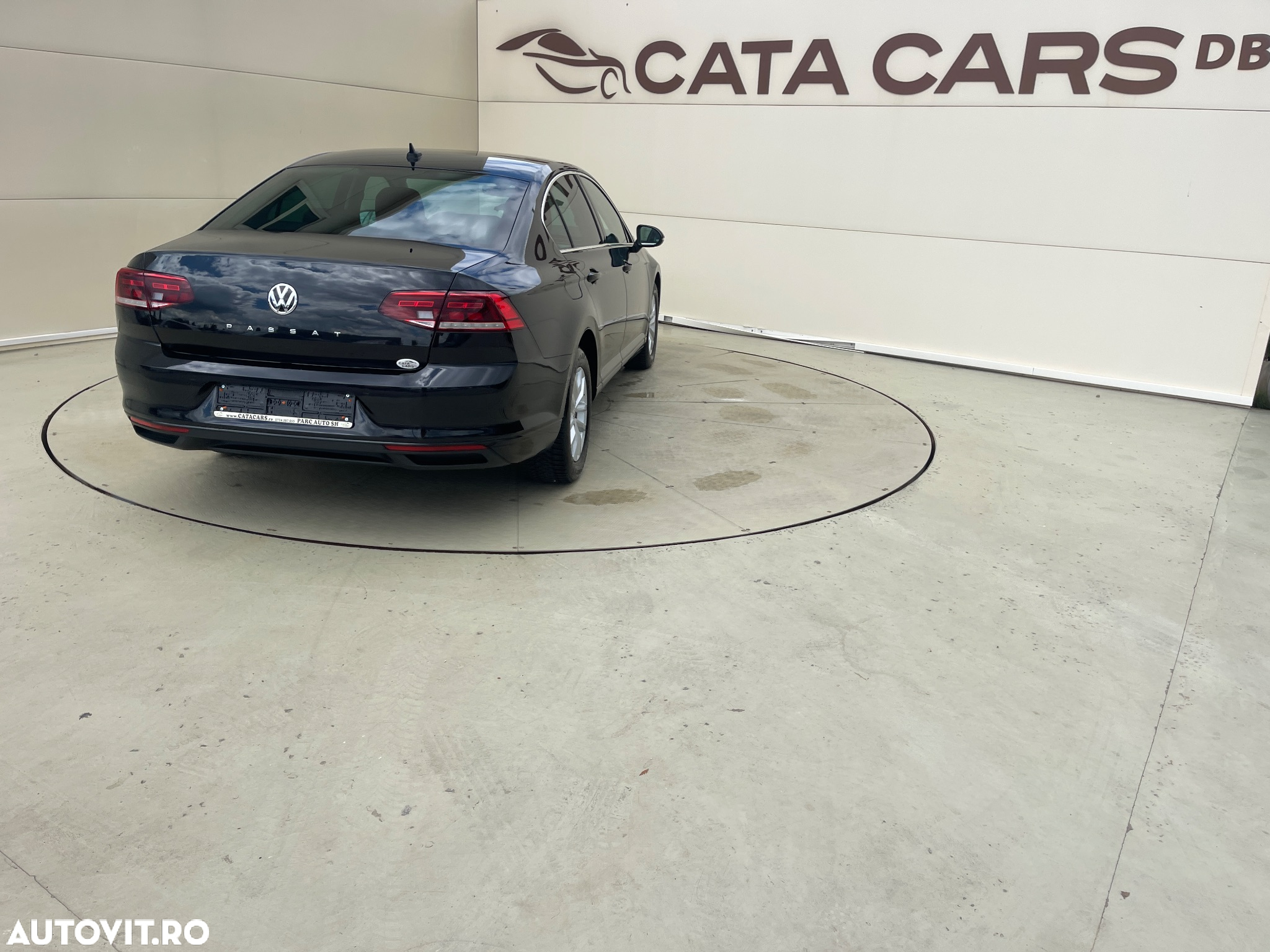 Volkswagen Passat - 14