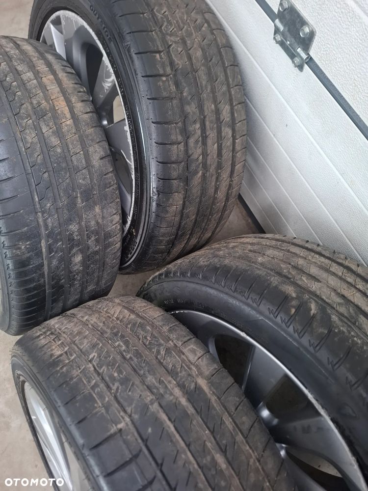 TOYOTA AURIS E18 1.8 HYBRYDA HB KOLA FELGI 225/45 R17 - 6