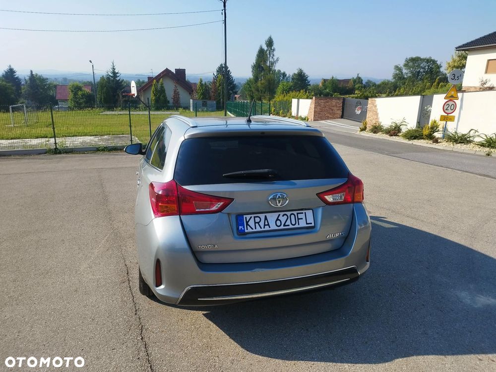 Toyota Auris 1.6 Valvematic Executive - 8