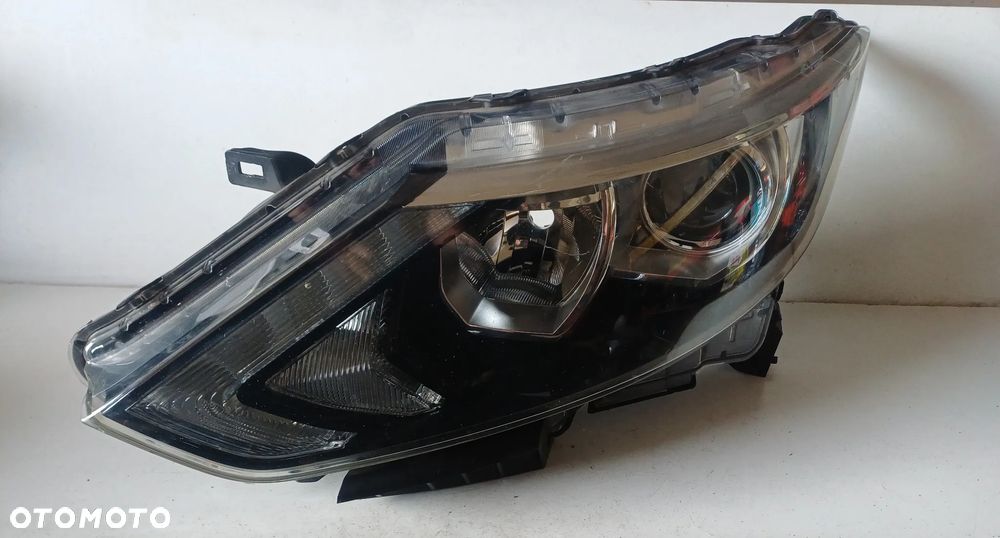 Lampa lewy przod nissan qashqai j11 II europa - 2