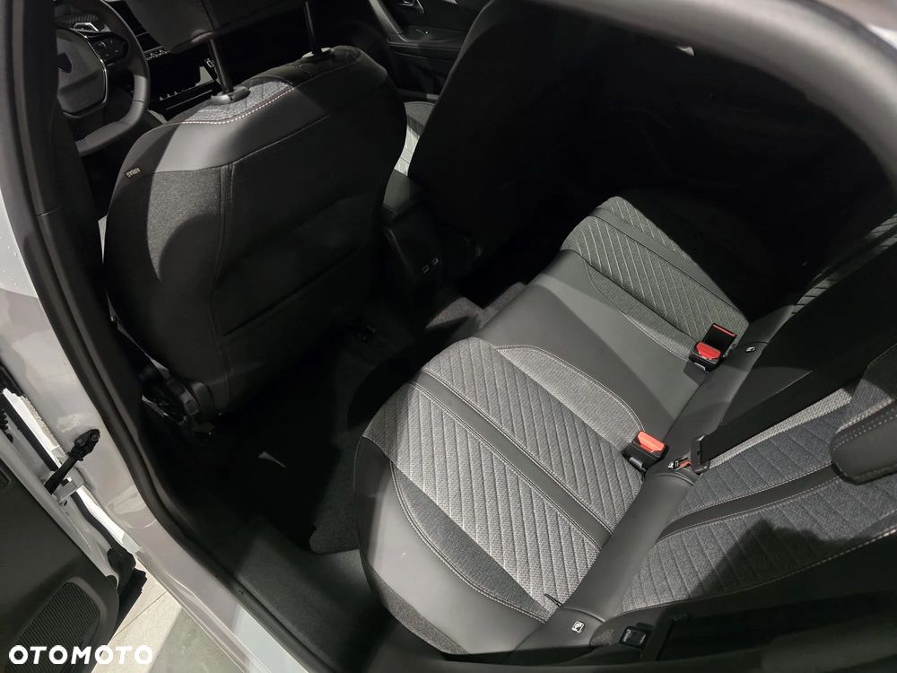 Peugeot 2008 PureTech mHEV Allure e-DCS6 - 9