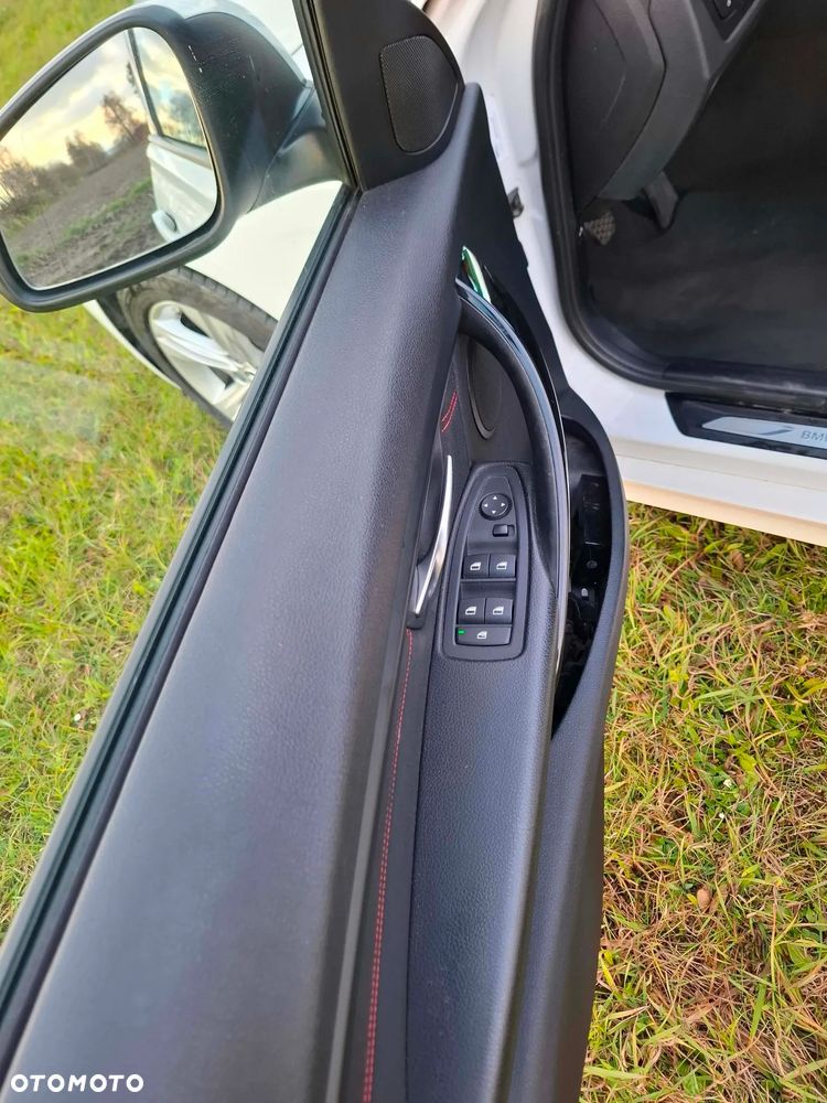 BMW Seria 3 318d Sport Line - 16
