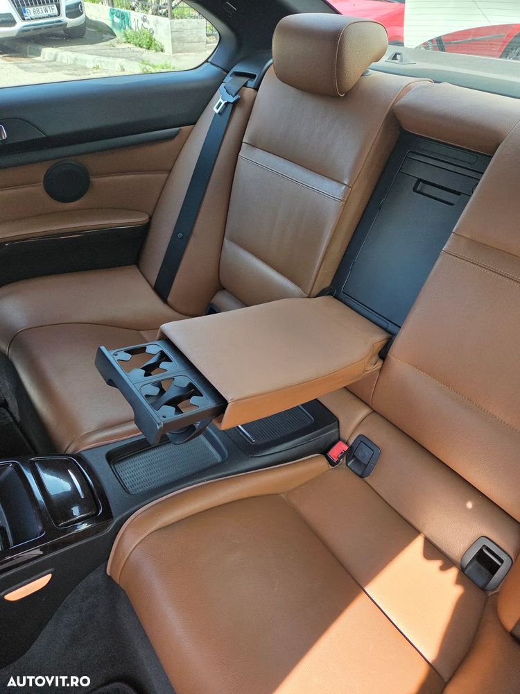 BMW Seria 3 320d - 24