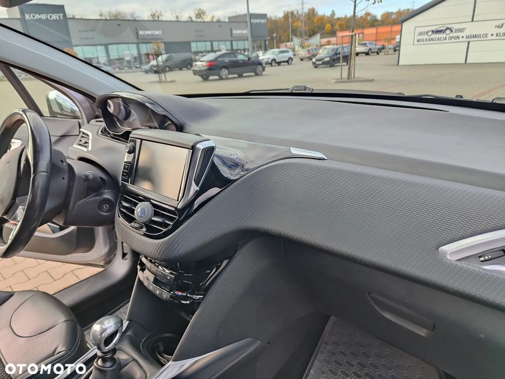 Peugeot 2008 1.6 e-HDi Allure S&S - 8