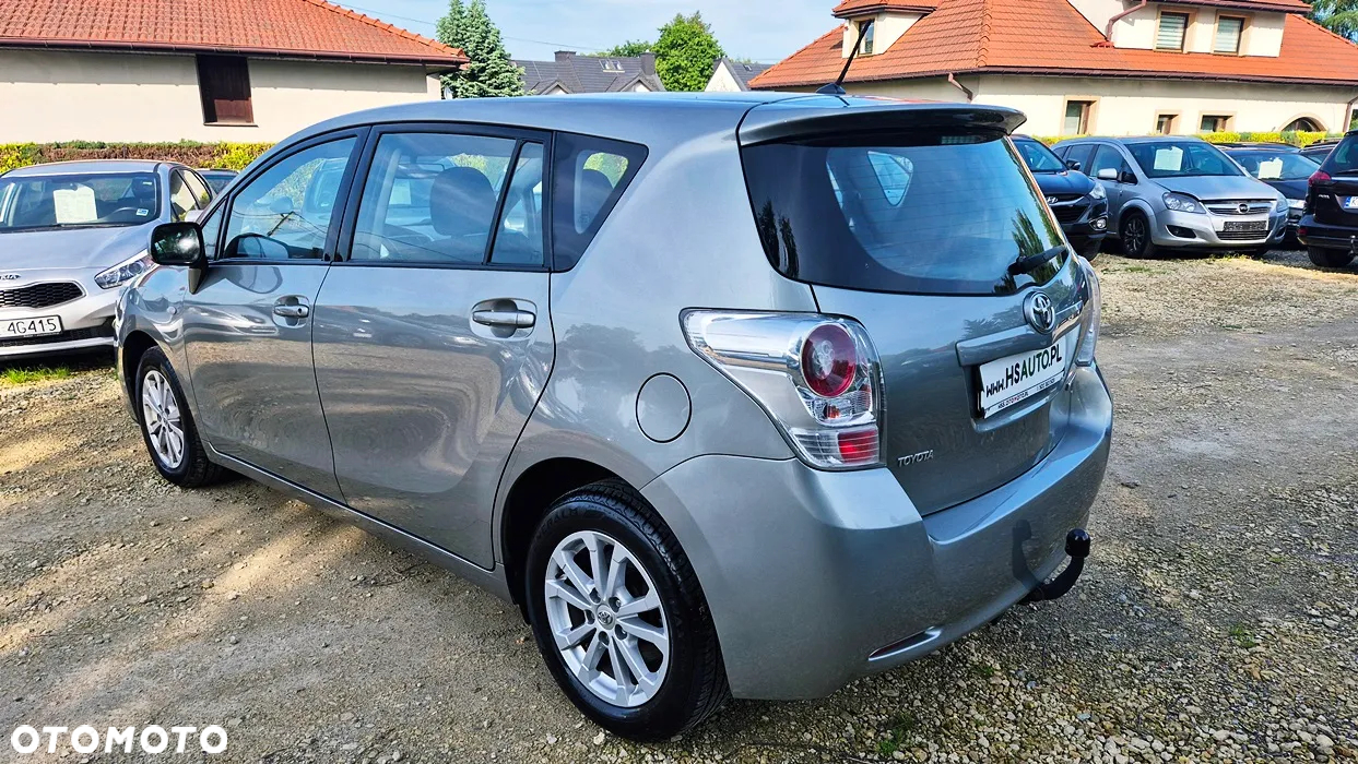 Toyota Verso 1.8 Executive - 21