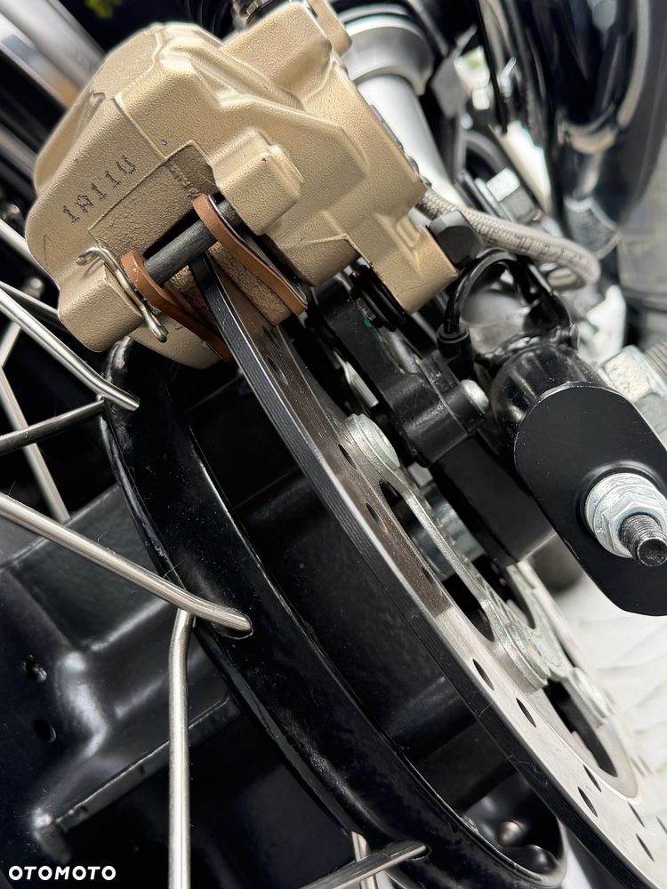Royal Enfield Continental - 13