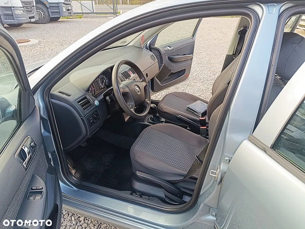 Skoda Fabia 1.4 16V Elegance - 16