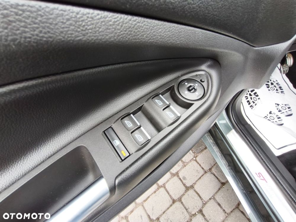 Ford Kuga - 16