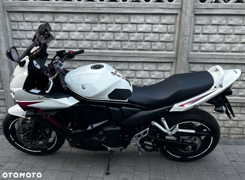 Suzuki GSX - 14