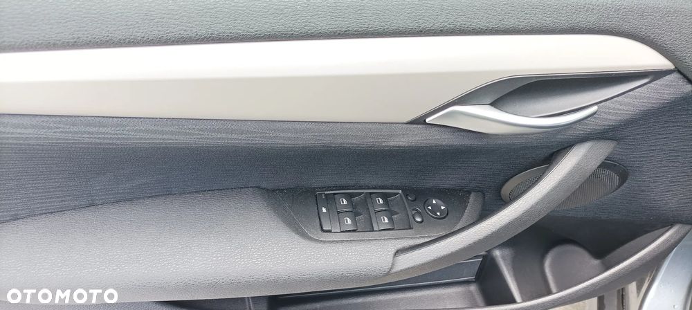 BMW X1 xDrive20i - 25