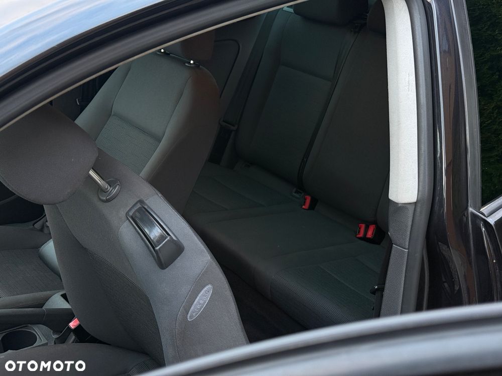 Volkswagen Golf - 11