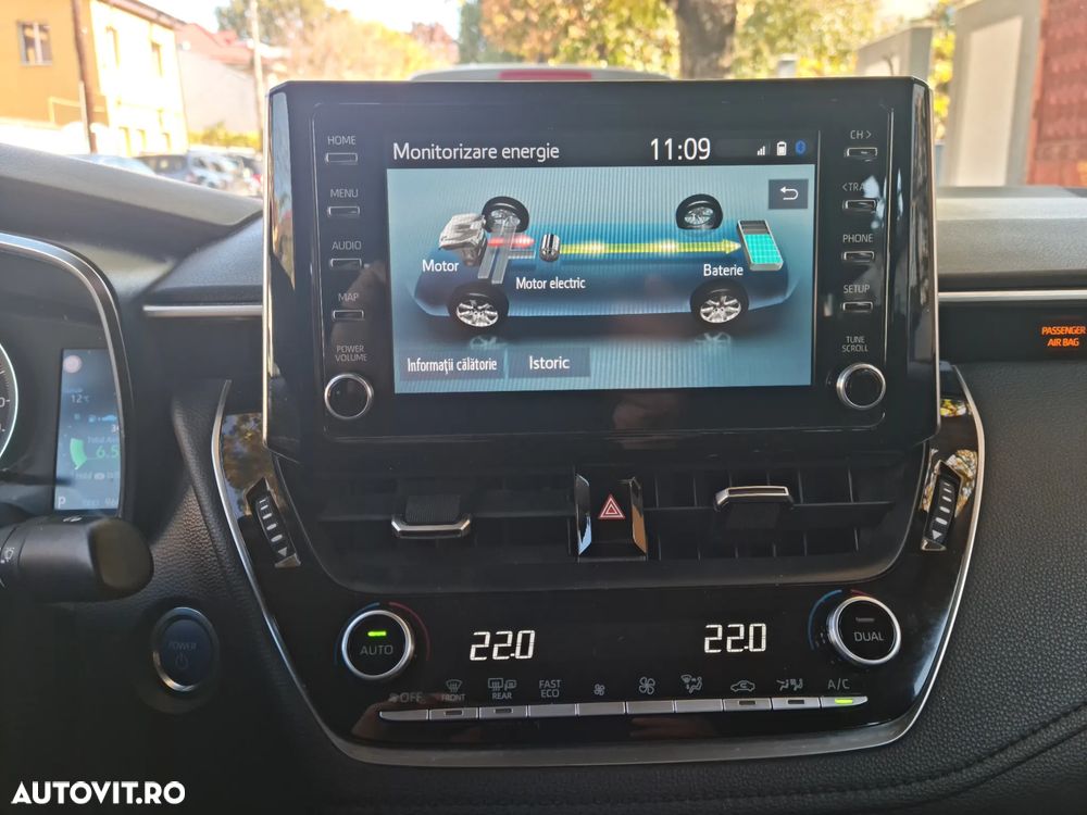 Toyota Corolla 1.8 HSD Business Plus - 9