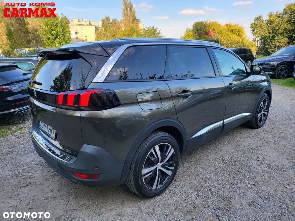 Peugeot 5008 - 8