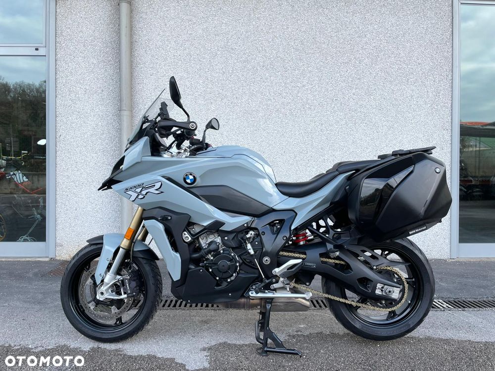 BMW S - 23