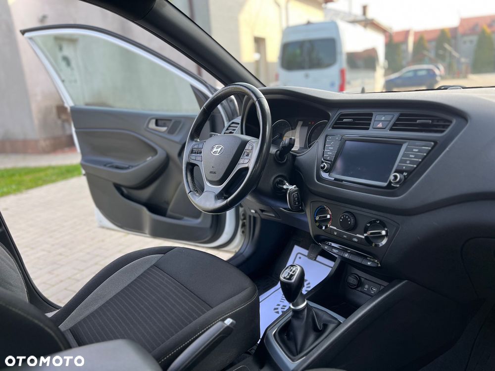 Hyundai i20 - 19