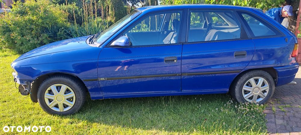Opel Astra - 2