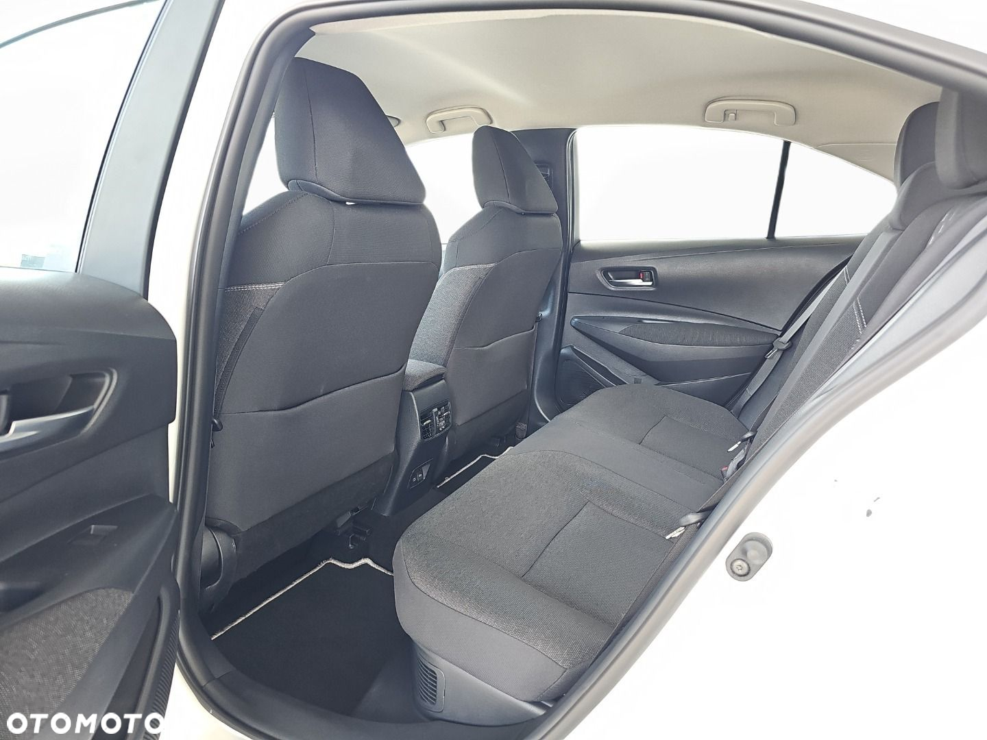 Toyota Corolla - 10