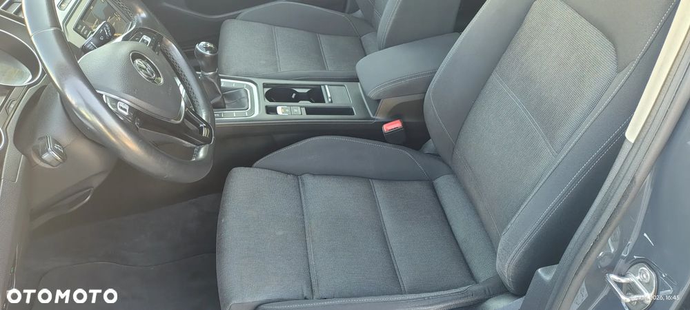 Volkswagen Passat 2.0 TDI (BlueMotion Technology) Comfortline - 14