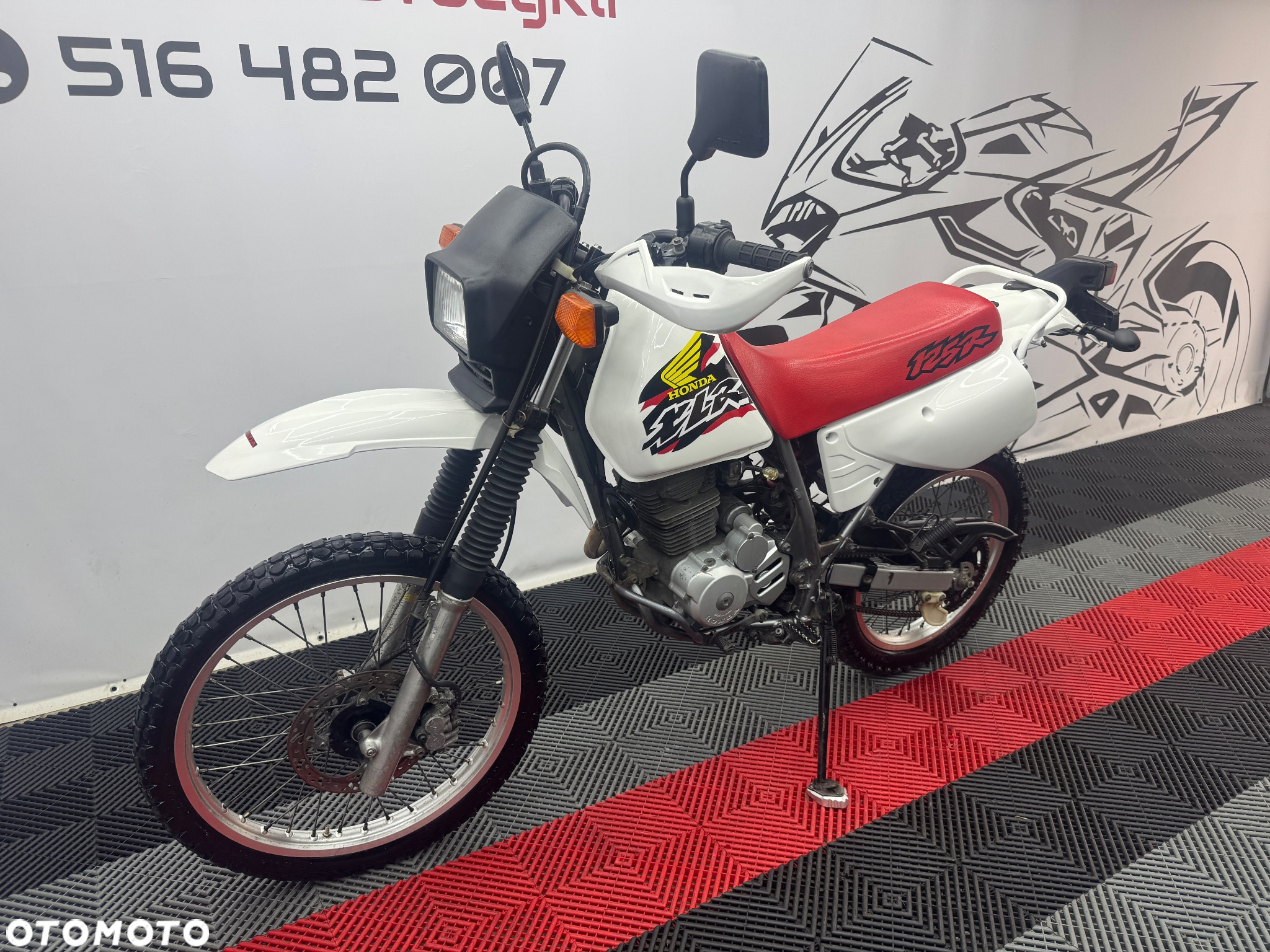 Honda XLR - 7