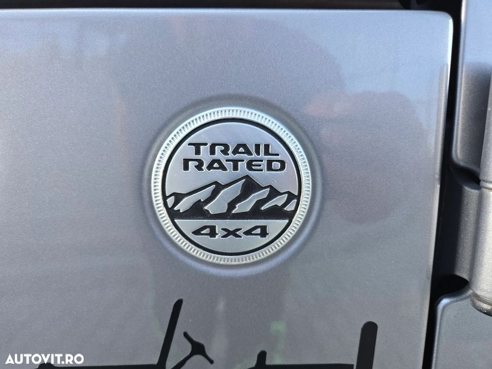 Jeep Wrangler - 12
