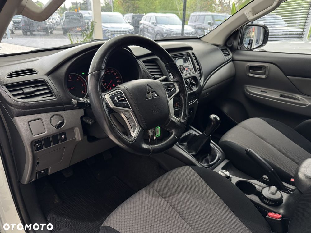 Mitsubishi L200 2.4 d DC Invite EU6 - 8
