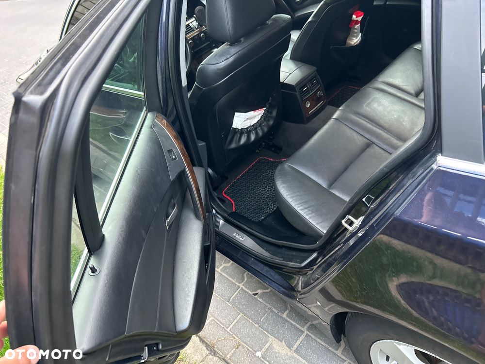 BMW Seria 5 525d - 29