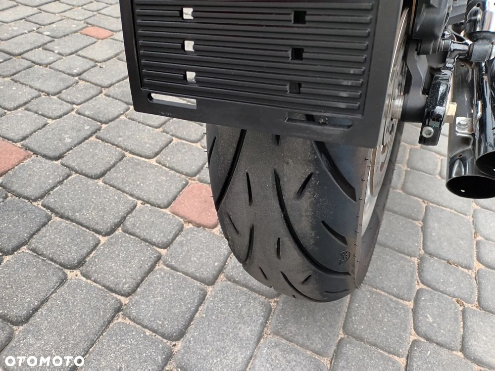 Harley-Davidson Dyna Fat Bob - 5