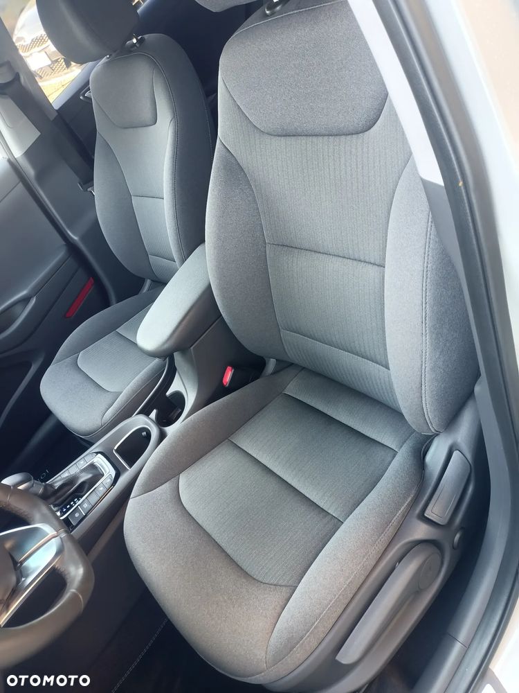 Hyundai IONIQ - 14