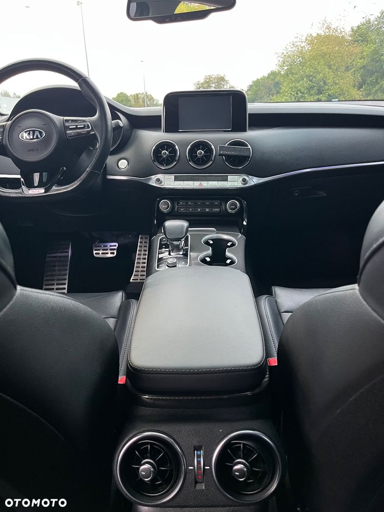 Kia Stinger 3.3 T-GDI V6 GT AWD - 13