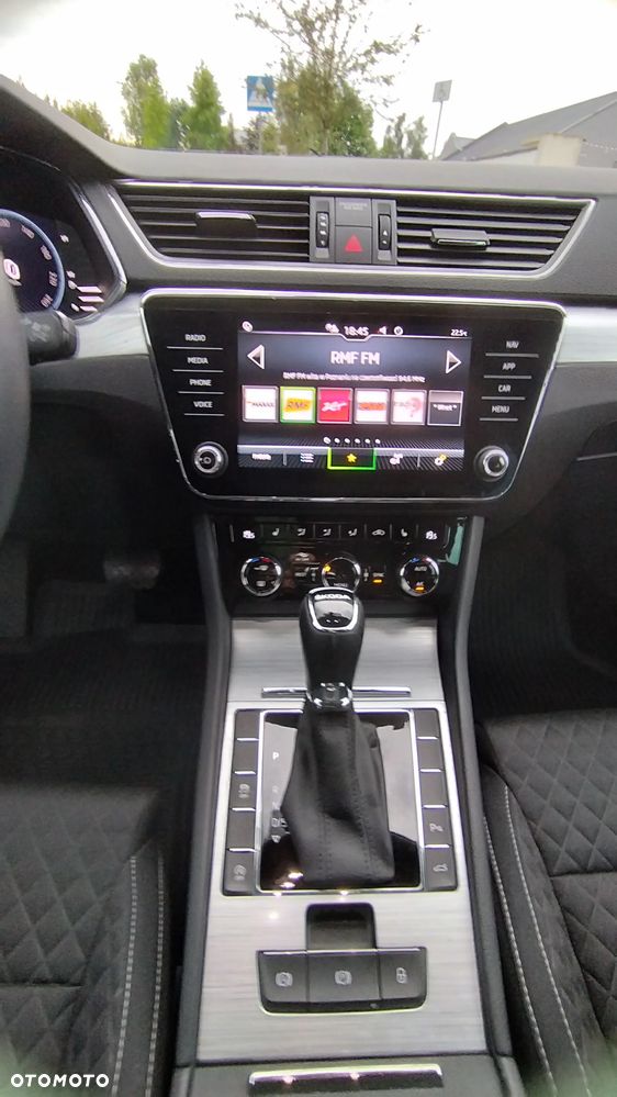 Skoda Superb 2.0 TDI SCR Ambition DSG - 18