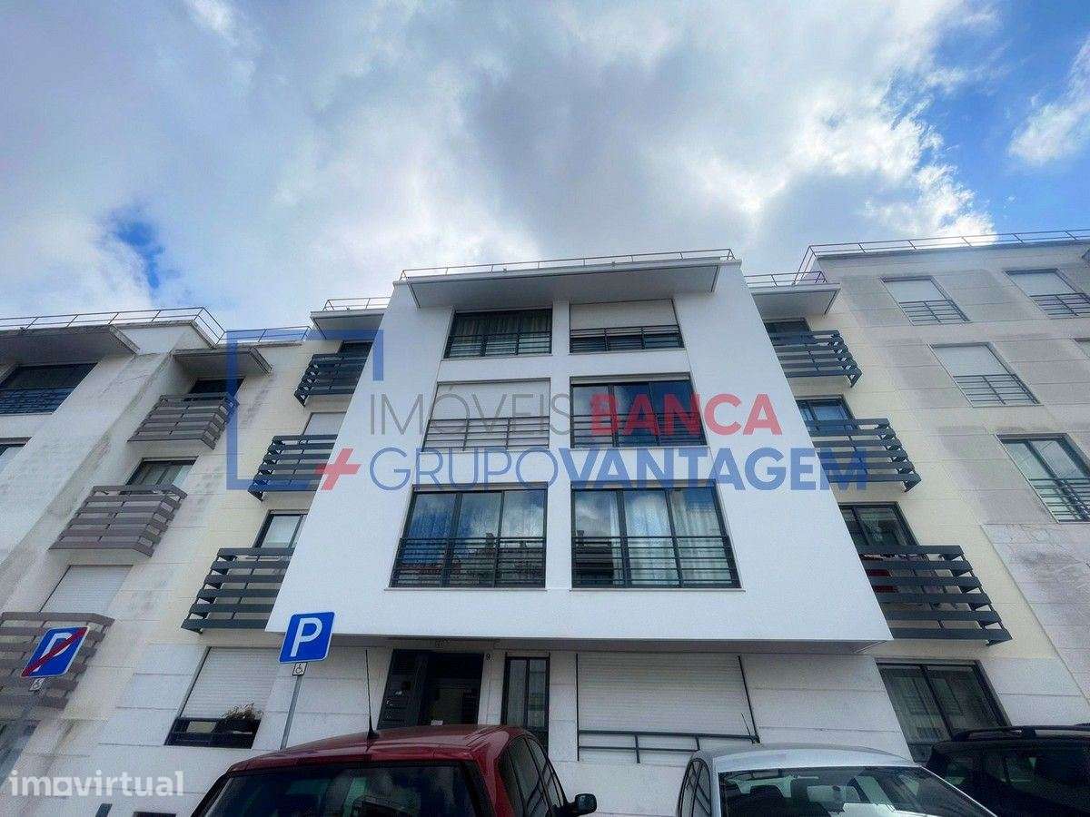 APARTAMENTO T3 COM GARAGEM E ARRECADAÇÃO - Grande imagem: 3/11