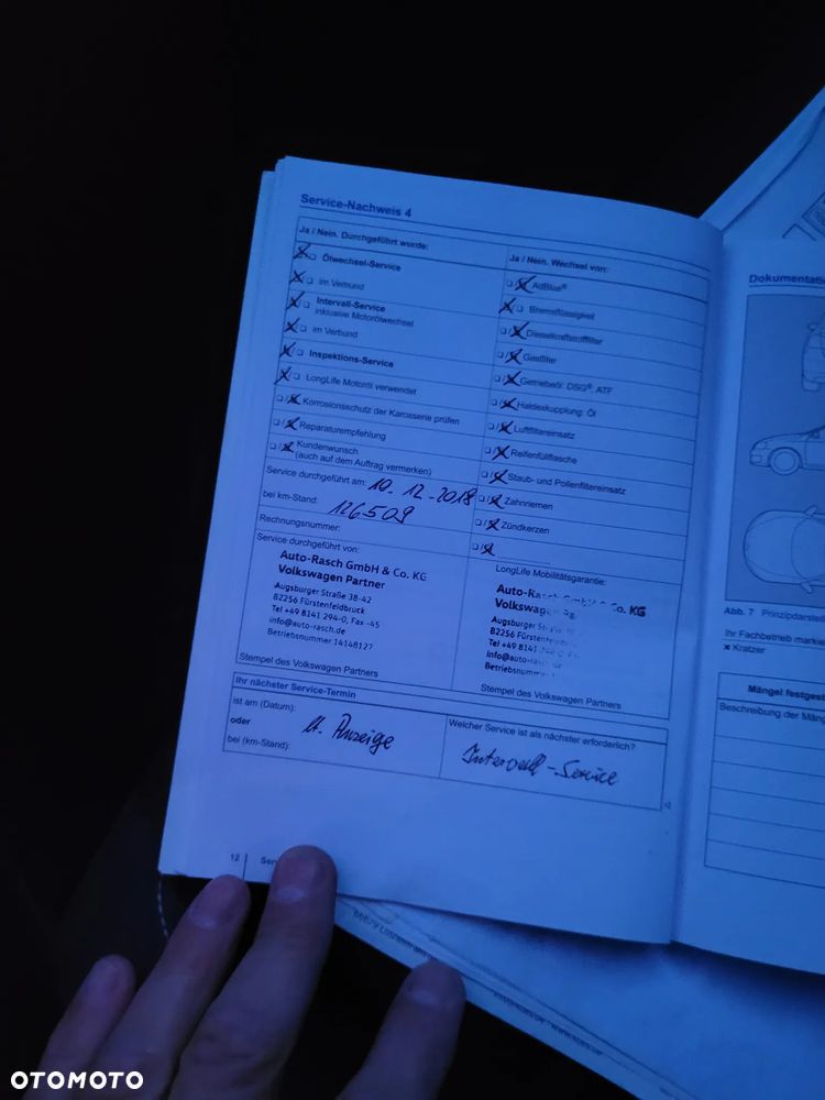 Volkswagen Touran 2.0 TDI DPF MATCH - 32