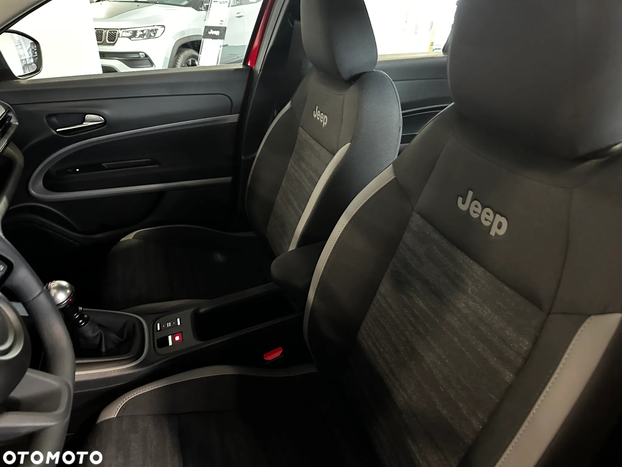 Jeep Avenger 1.2 GSE T3 Longitude FWD - 8