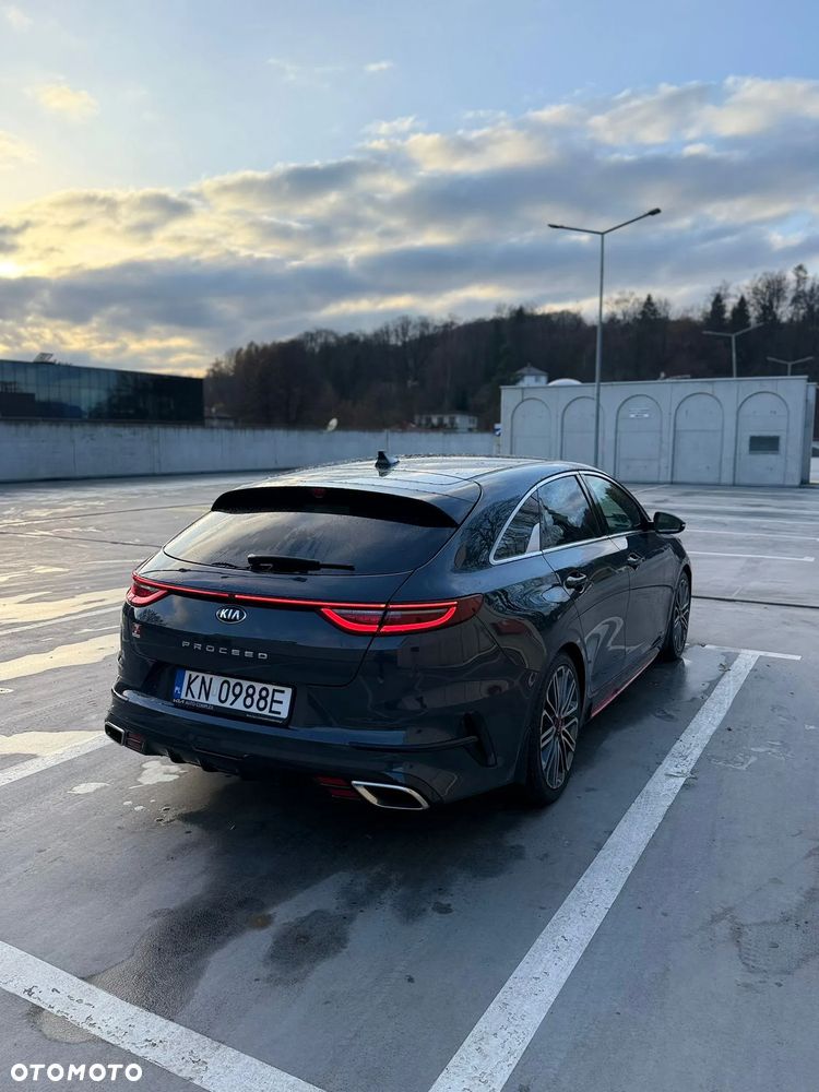 Kia ProCeed - 22