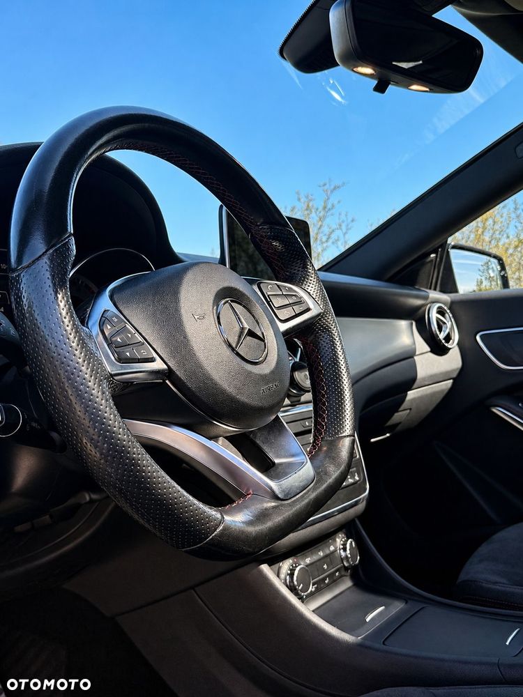 Mercedes-Benz CLA 200 7G-DCT AMG Line - 28