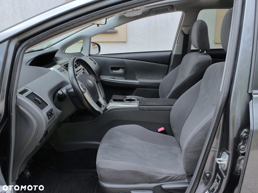 Toyota Prius+ (Hybrid) Life - 17
