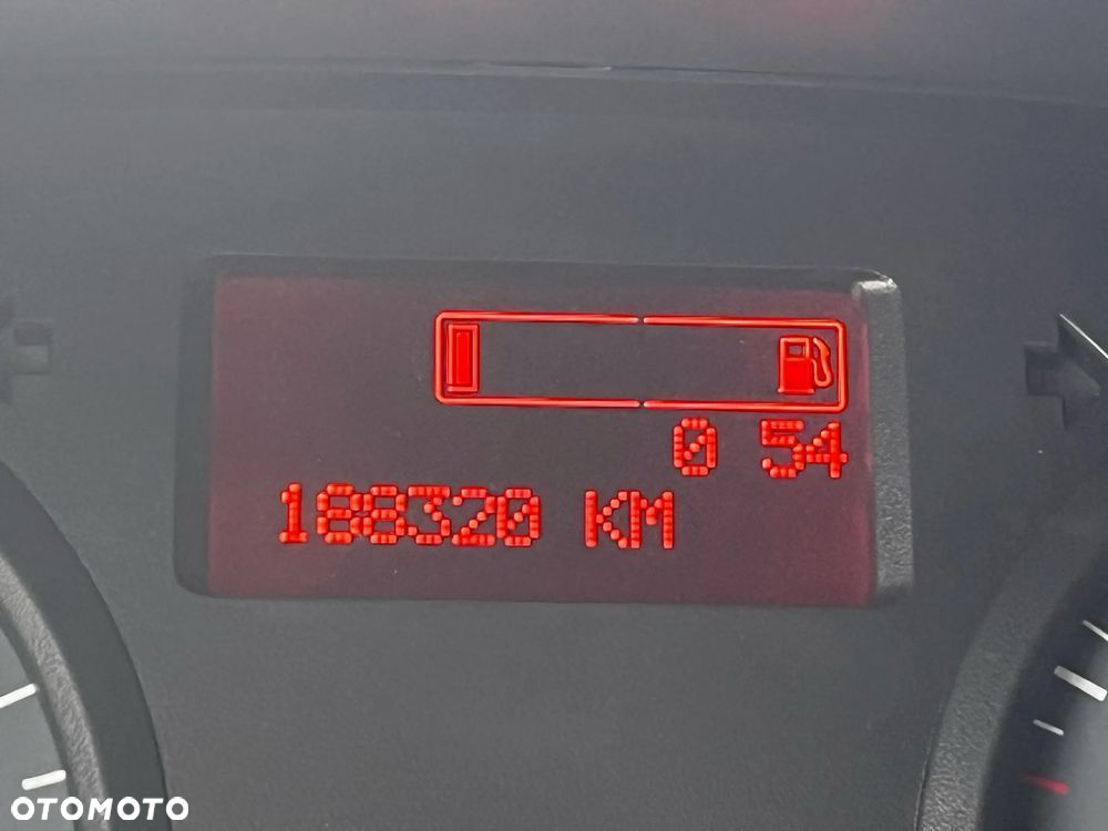 Opel Vivaro - 11