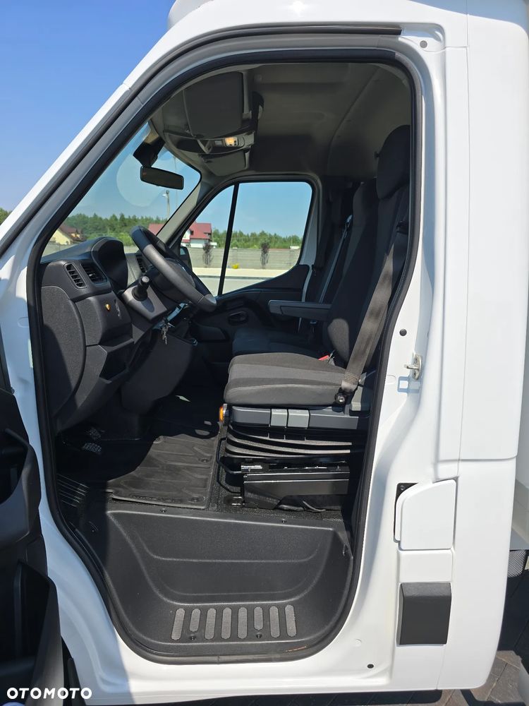 Renault MASTER KONTENER 8 PALET Dłu-4,31cm  Sze-2,11cm  Wys-2,26cm WZMOCNIONE TYLNE ZAWIESZENIE SILNIK 2.3 164KM 144 Tyś Km SERWIS DO OSTATNIEGO Km SALON POLSKA BOGATA OPCJA WYPOSAŻENIA LEDY HALOGENY TEMPOMAT FOTEL KIEROWCY PNEŁMATYCZNY KLIMATYZACJA NOWE OPONY MICHELIN - 29