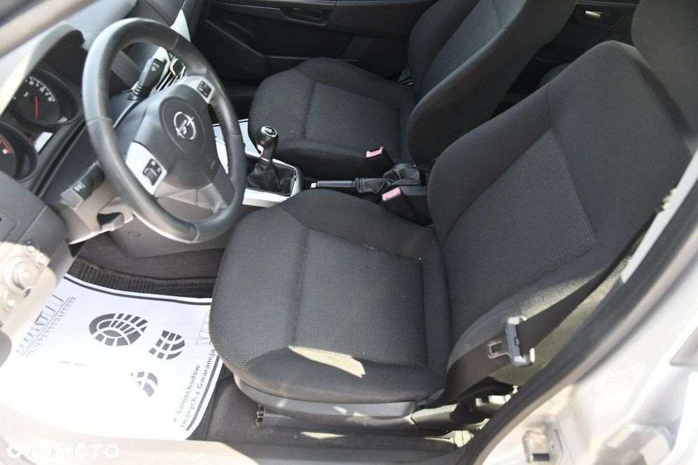 Opel Astra - 16