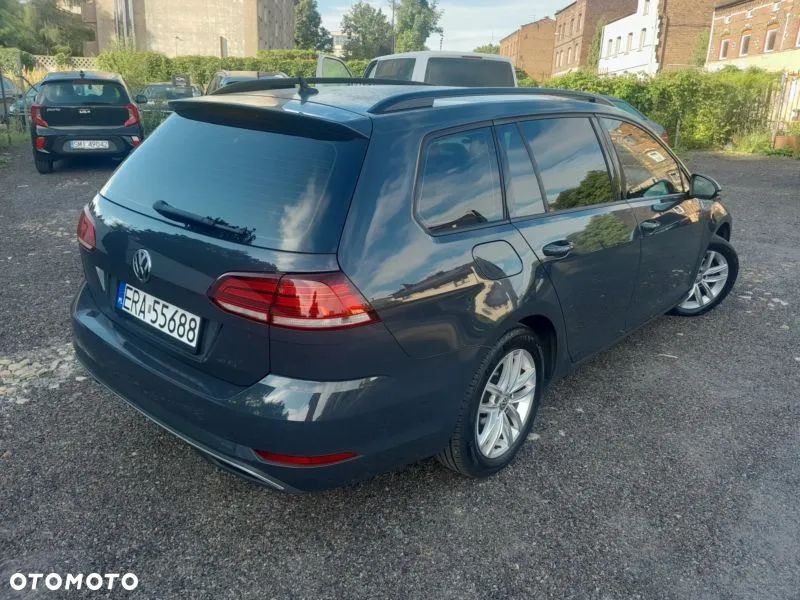 Volkswagen Golf - 8
