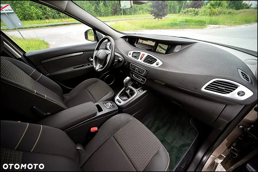 Renault Scenic 2.0 16V 140 CVT Dynamique - 7
