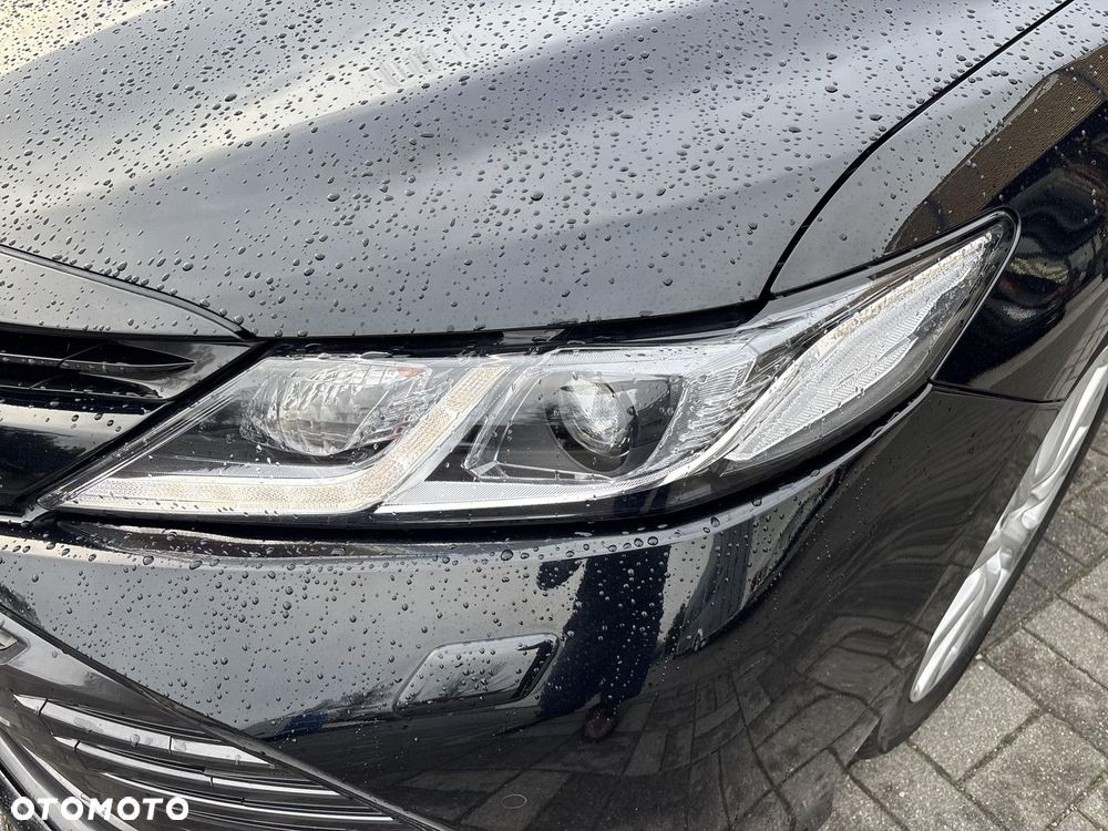 Toyota Camry 2.5 Hybrid Comfort CVT - 25