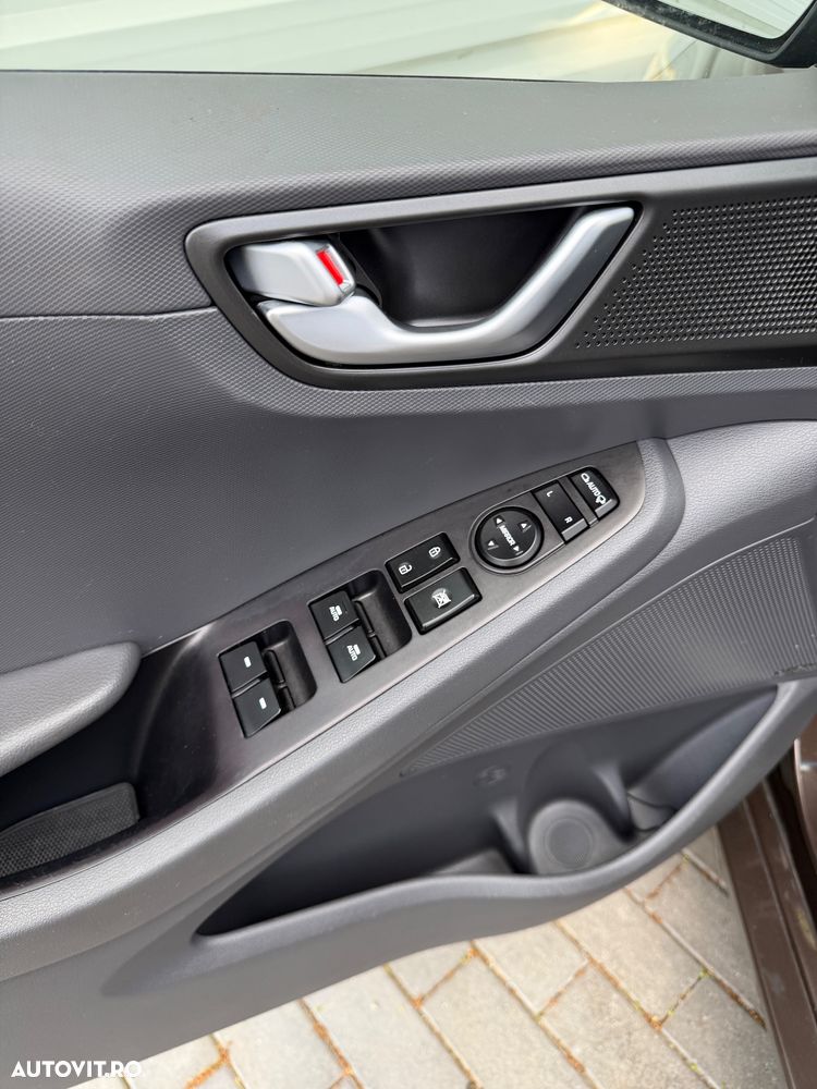 Hyundai IONIQ 1.6 GDI Style - 11