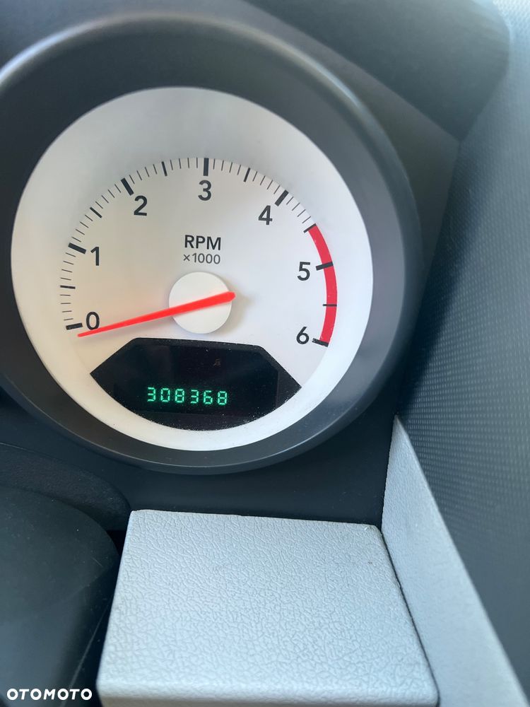 Dodge Caliber - 9