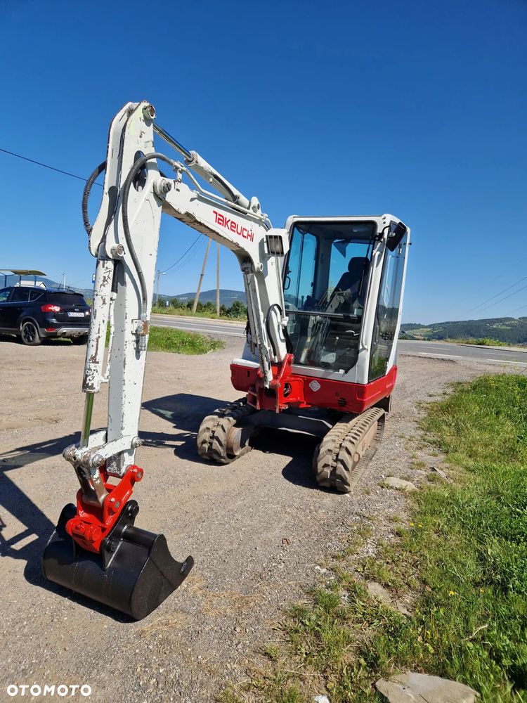 Takeuchi TB 228 - 4